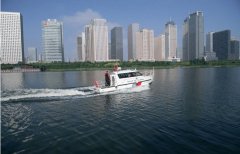 天津市滨海新区联合清除整治海河不法打捞船舶
